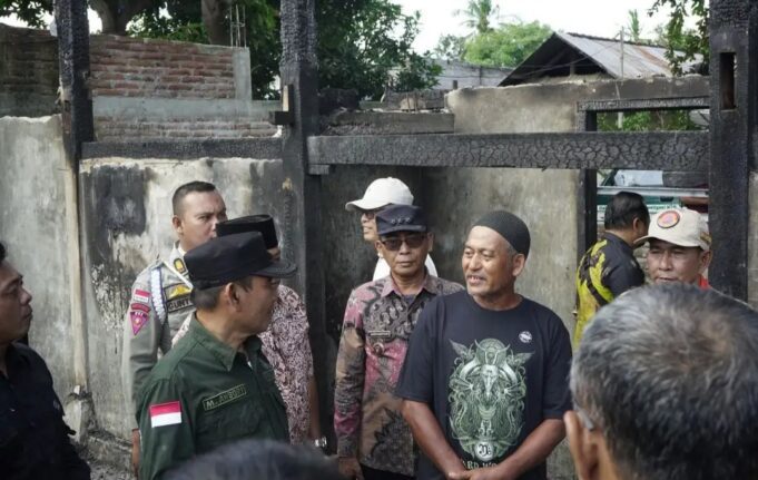 Tinjau Lokasi Kebakaran Desa Usar Mapin, Wabup Minta Dinas PRKP Segera Bangun Rumah Korban