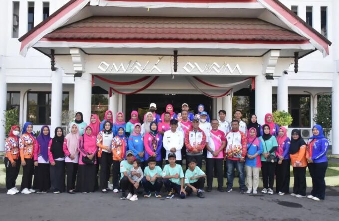 Wabup Lepas Kontingen FORNAS VIII
