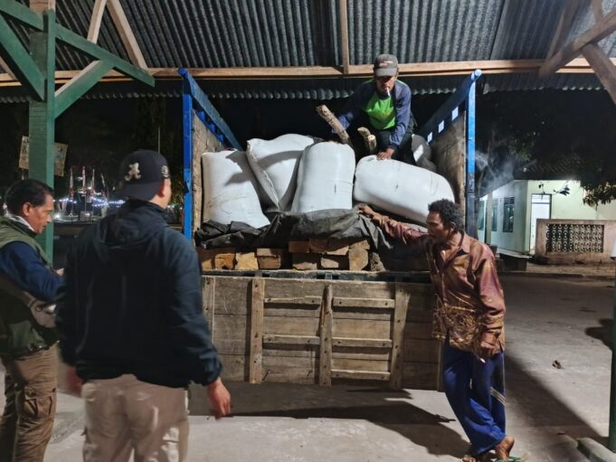 Hentikan di Tempat, TNI-KPH Gagalkan Peredaran Hasil Hutan Ilegal di Sumbawa