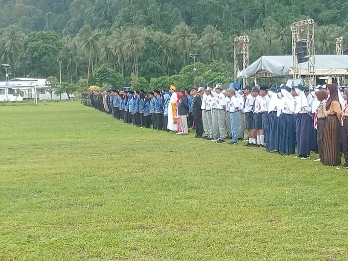 Satgas TMMD Kodim 1506/Namlea Ikuti Upacara HUT Ke-80 Kemerdekaan RI di Alun-Alun Kota Buru Selatan