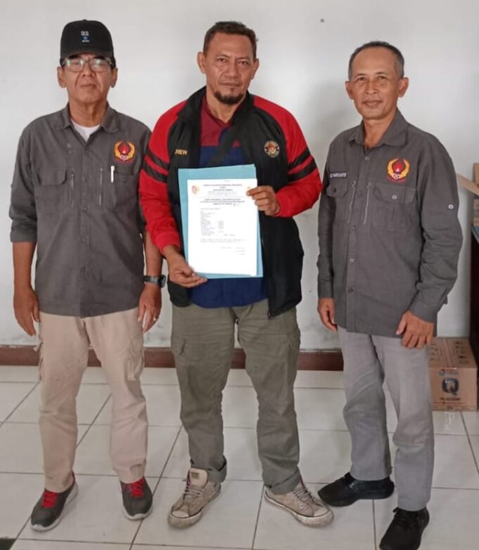 Di Hari Terakhir , Safa Nekat Ambil Formulir Pendaftaran Calon Ketua KONI Jember
