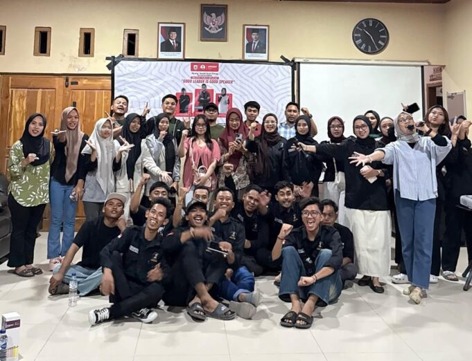 Karang Taruna Bukit Damai Gelar Training Public Speaking