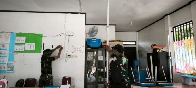 Jelang Peringatan HUT Ke-80 TNI, Kodim 1710/Mimika Gelar Bakti Teritorial Perbaiki Fasilitas Kesehatan Umum