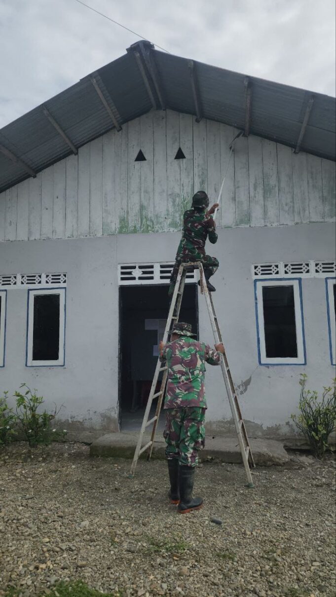Kodim 1710/Mimika Gelar Karya Bakti Perbaiki Tempat Ibadah Dalam Rangka Memperingati HUT Ke-80 TNI Tahun 2025