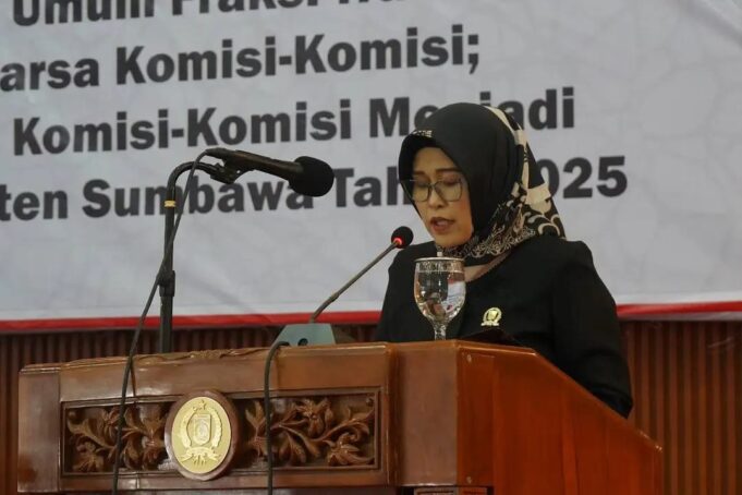 Komisi I Sampaikan Jawaban Atas Pandangan Fraksi Dewan