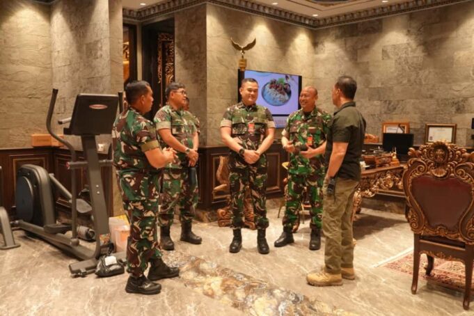 Pangkormar Anjangsana ke Mantan Panglima TNI Jenderal TNI (Purn) Andika Perkasa