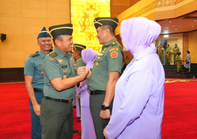 Sertijab Tiga Kabalakpus TNI, Panglima TNI Dorong Regenerasi dan Peningkatan Kinerja Organisasi