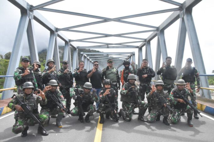 Yakinkan Situasi Tetap Kondusif, Dandim 1710/Mimika Pimpin Langsung Patroli Wilayah
