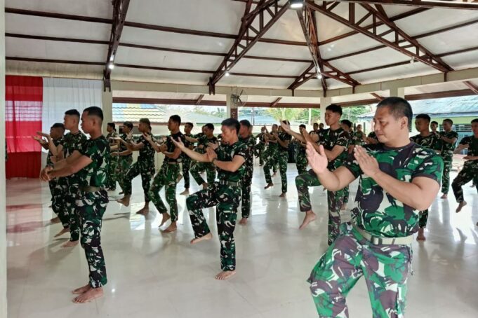 Latih Ketangkasan Prajurit, Kodim 1710/Mimika Gelar Latihan Pencak Silat Militer