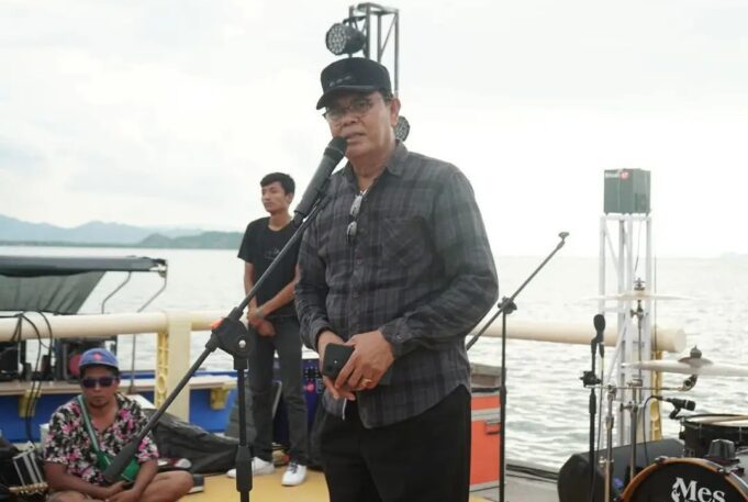 Konser Apung Pulau Bungin, Bupati: Semangat Menjaga Laut dan Mengangkat Wisata