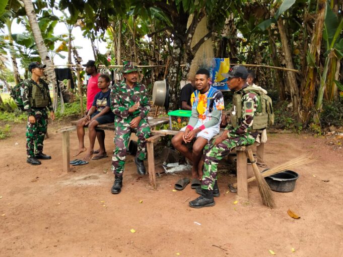 Sinergi TNI & Warga Toray, Wujudkan Kampung Aman dan Tentram