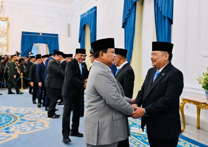 Panglima TNI Hadiri Pelantikan Komisi Percepatan Reformasi Kepolisian di Istana Merdeka