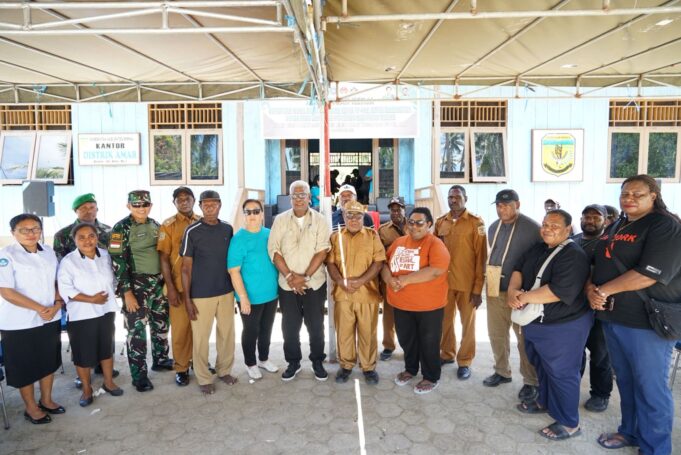 Hari Terakhir Kunker, Dandim 1710/Mimika Dampingi Bupati Tinjau Fasilitas Umum dan Serap Aspirasi Masyarakat di Distrik Amar