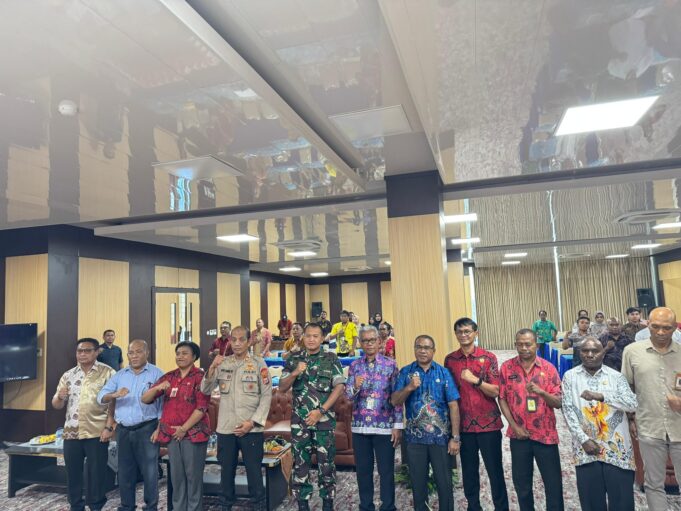 Dandim 1710/Mimika Hadiri Kegiatan Seminar Akhir Studi Kelayakan Pembentukan Daerah Otonomi Baru (DOB)