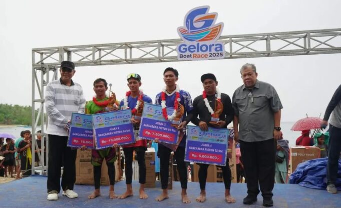 Bupati Nilai Balap Sampan Berseri Wujud Semangat Jaga tradisi dan Majukan Pariwisata