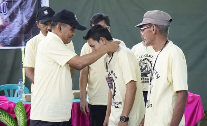 Pandai Besi Talwa Dapat Pelatihan