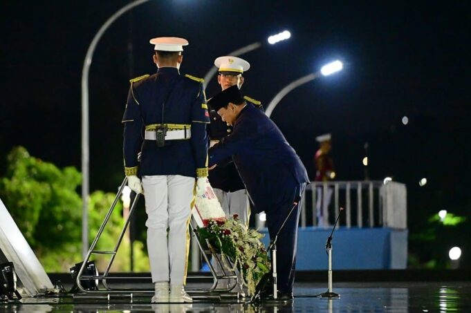 Panglima TNI Hadiri Upacara Ziarah Nasional Peringatan Hari Pahlawan 2025 di TMPNU Kalibata
