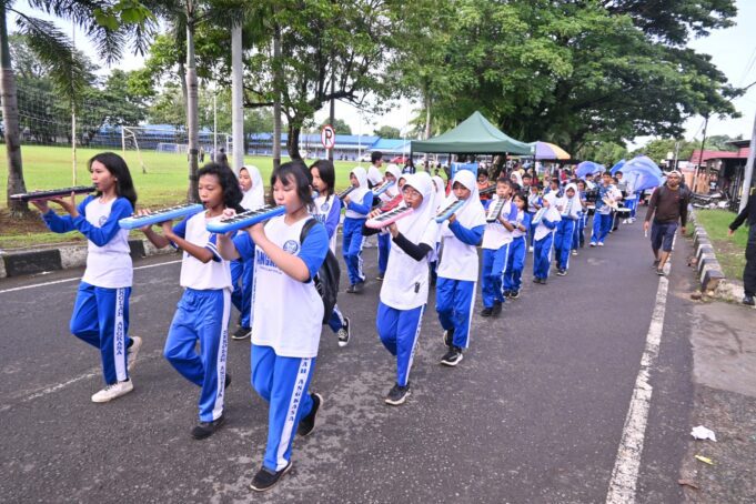 Car Free Day Lanud Sultan Hasanuddin Dimeriahkan Penampilan Drum Band SD Angkasa 1 Mandai