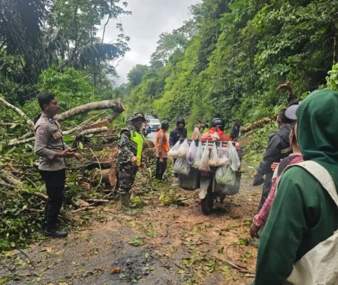 Kadispenad : TNI AD Responsif Tangani Banjir di Aceh dan Longsor di Sumbar