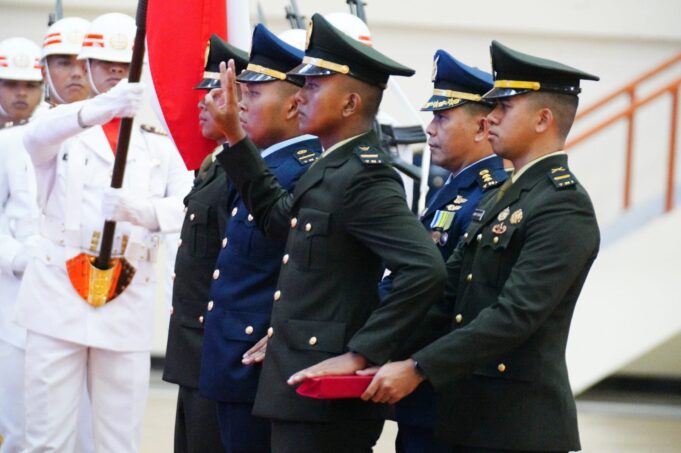 Atlet Juara Dunia Angkat Besi Rizki Juniansyah, Kini Resmi Sandang Pangkat Letnan Dua
