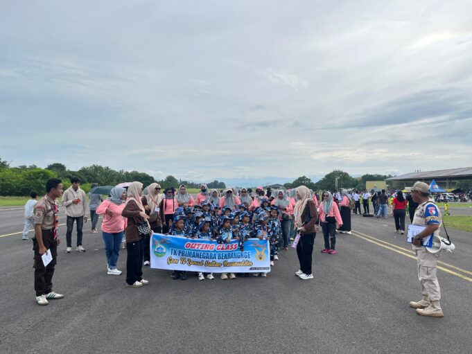 Ribuan Warga Masyarakat Meriahkan Open Base Lanud Sultan Hasanuddin 2025