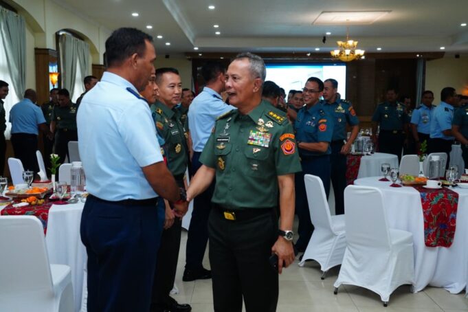 Kasum TNI Pimpin Taklimat Akhir Audit Ketaatan dan Kinerja Itjen TNI Periode IV TA 2025