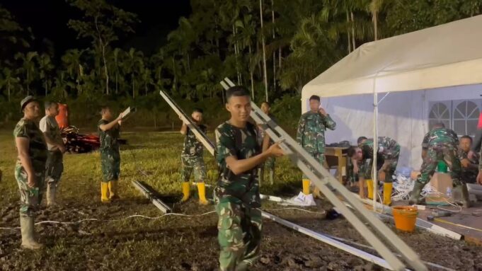 TNI Bersinergi Percepat Pembangunan Huntara bagi Korban Bencana di Palembayan