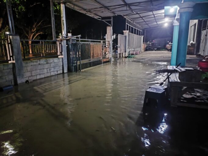 Sejumlah Wilayah Terjebak Banjir di Desa Persiapan Seteluk Rea