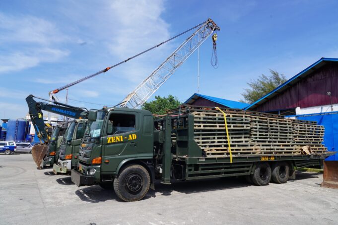 Pulihkan Infrastruktur dan Akses Terisolasi, TNI Kerahkan Alat Berat dan Bantuan Kemanusiaan