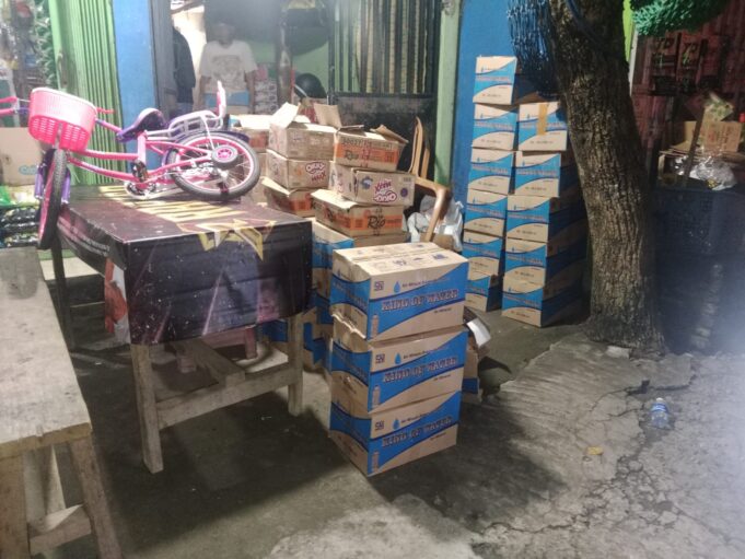 Incar Narkoba di Sebuah Kios, Polisi Temukan 625 Botol Arak