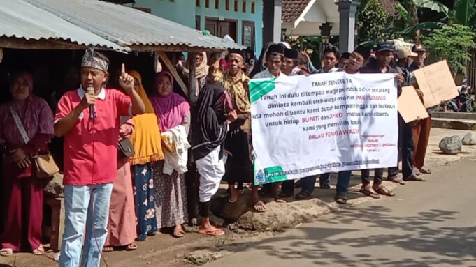 Warga Pondok Dalem-Jember Gelar Aksi ProtesTanah Waris Nenek Moyang Dikembalikan Kepada yang Berhak