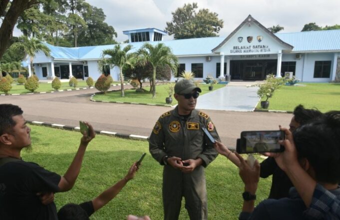 TNI Kembali Kirim Bantuan Dengan Metode Airdrop untuk Warga Terisolasi Akibat Banjir di Aceh Tamiang