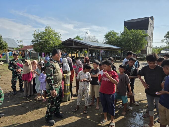 TNI dan Unsyiah Gelar Trauma Healing untuk Anak Korban Banjir di Pidie Jaya
