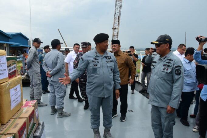 Bakamla RI Kirim 70 Ton Bantuan Kemanusiaan ke Sumatra