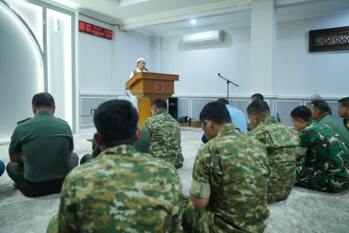 Lewati Pergantian Tahun dengan Ibadah, Panglima TNI Hadiri Tausiah dan Muhasabah bersama Prajurit