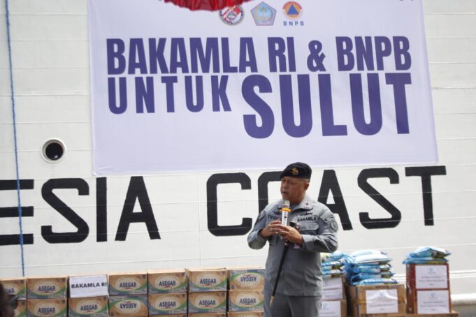 Bakamla RI Lepas KN. Singa Laut-402 untuk Misi Kemanusiaan ke Siau