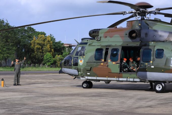Lanud Sultan Hasanuddin Kerahkan Helikopter Caracal Bantu Pencarian Pesawat ATR 42-500 yang Hilang Kontak