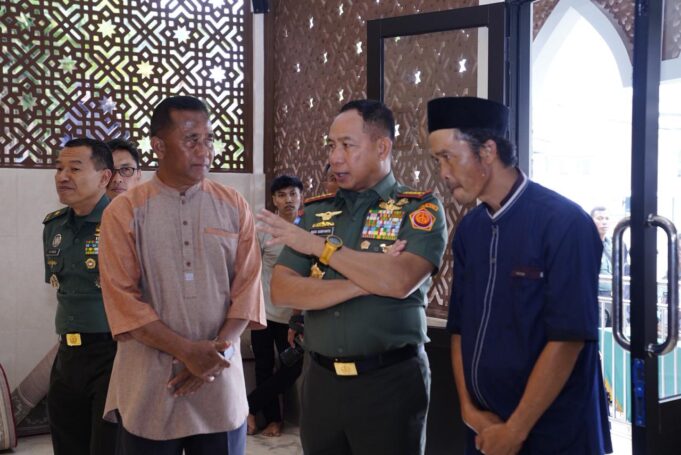 Panglima TNI Resmikan Masjid Kubah Baret Merah di Bandung Barat