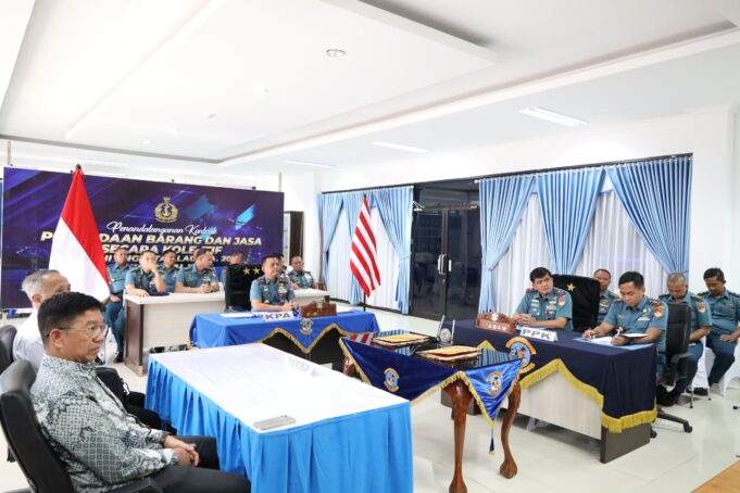 Dankodaeral XIII Hadiri Penandatanganan Kontrak Pengadaan Barang Dan Jasa Secara Kolektif UO TNI AL Tahun 2026