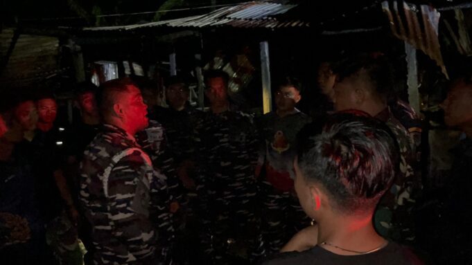 Aksi Cepat, Tanggap dan Sigap Prajurit Lanal Nunukan Laksanakan Pemadaman Kebakaran