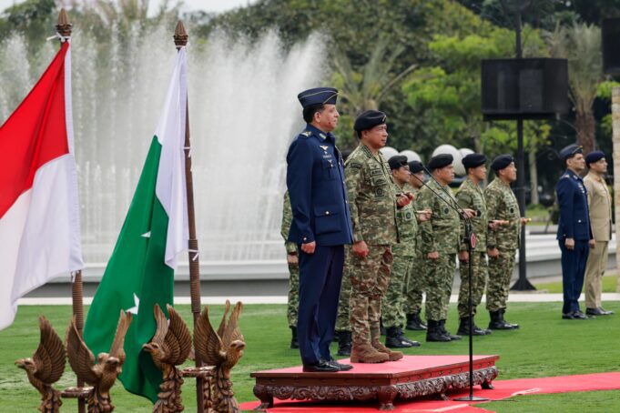 Perkuat Diplomasi Militer, Panglima TNI Bersama Menhan RI Terima Courtesy Call Kasau Pakistan
