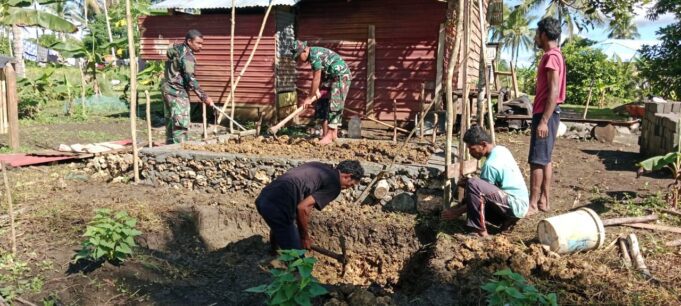 Personel Satgas TMMD Ke-127 Kodim 1514/Morotai Lanjutkan Pembangunan MCK di Desa Dehegila