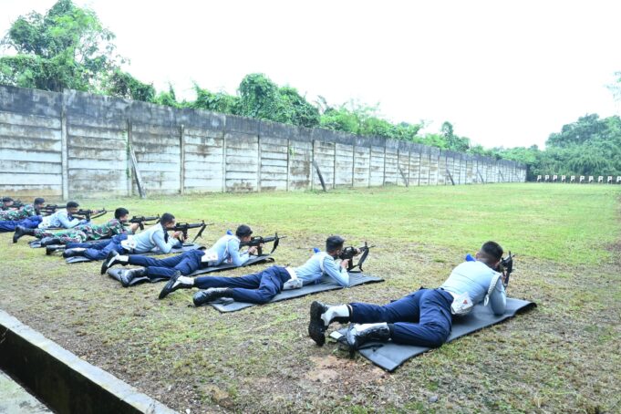 Wujudkan Prajurit yang Profesional dan Siaga, Lanud Sjamsudin Noor Gelar Latihan Menembak TW I Tahun 2026