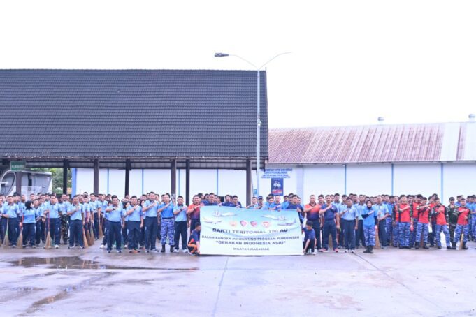 Gerakan Indonesia ASRI, Personel Lanud Sultan Hasanuddin Bersihkan Kawasan Terminal dan Pasar Daya