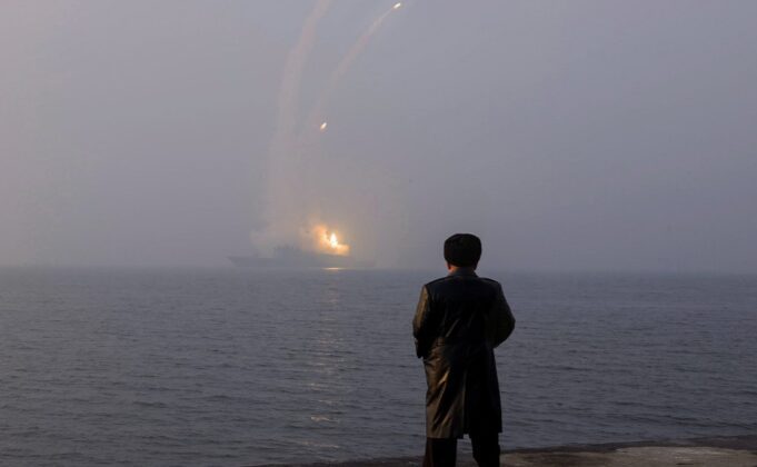 Kom Jong-Un Akan Bangun AL Korut Jadi Kekuatan Ofensif Dahsyat