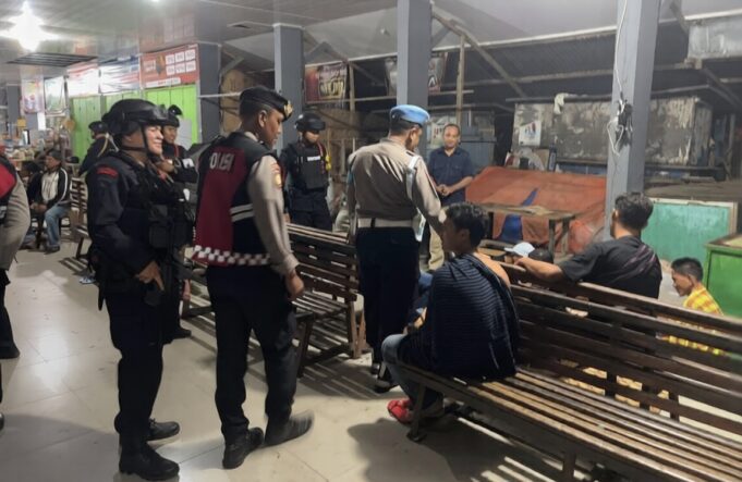 Personel Gabungan TNI-Polri Intensifkan Patroli Mobile di Pusat Keramaian