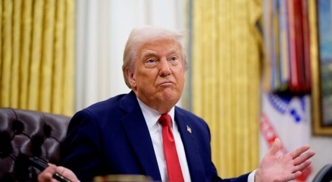 Akan Mulai Blokir Selat Hormuz, Trump Juga Ancam Kapal di Perairan Internasional