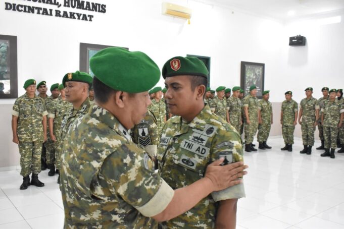 Dari Dedikasi ke Kehormatan: Detik-Detik Haru Kenaikan Pangkat Prajurit Kodim 0825/Banyuwangi yang Bikin Bangga