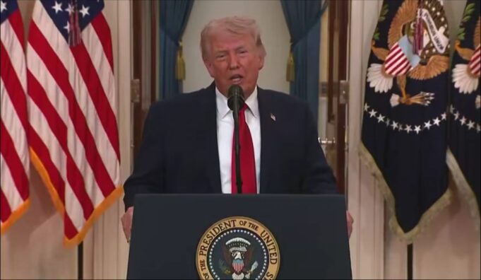 Trump Ancam Akan Kembalikan Iran ke Zaman Batu