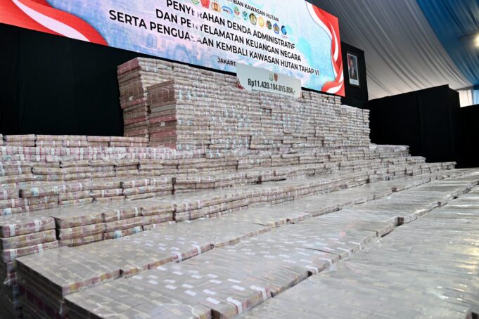 Panglima TNI Dampingi Presiden RI Saksikan Penyerahan Denda Administratif dan Penyelamatan Keuangan Negara Tahap VI